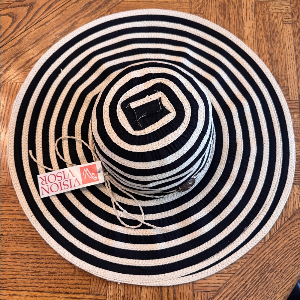 Black and White Spiral Wide-Brimmed Hat